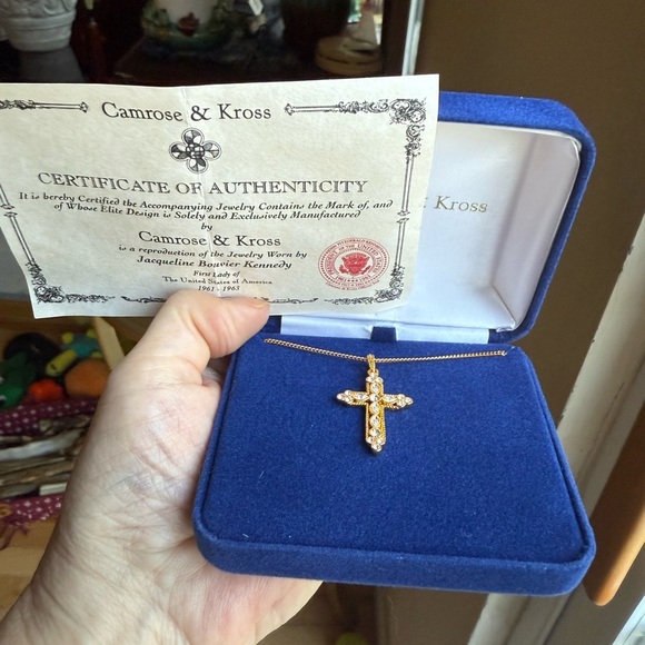 Vintage JBK Camrose & Kross Gold-Tone Cross Necklace w/ Original Box - Picture 5 of 5